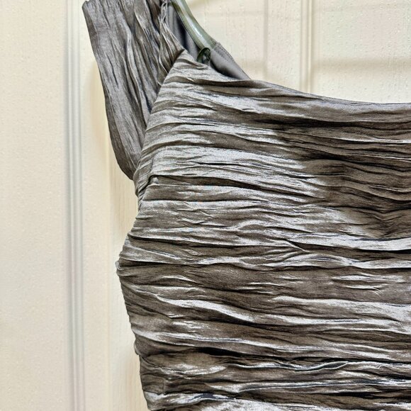 Jeanne Alexander Women's Ruched Crinkle Midi Dress Size 12 Metallic Silver - Picture 3 of 16